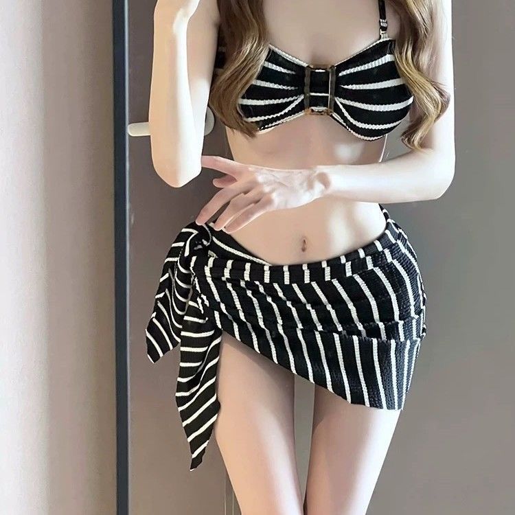2026 New Women's Black Striped - огляд і ціна Swimwear
